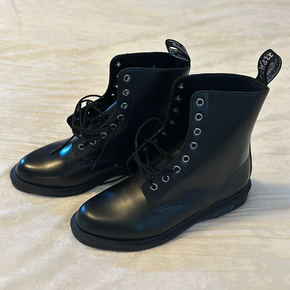 Brand new dr martens size 8